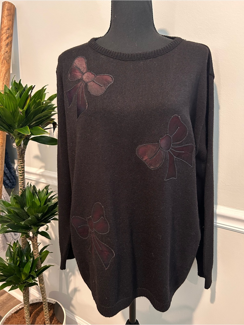 Vintage Savion Women’s Black Knit Sweater with Satin Bows Size 18